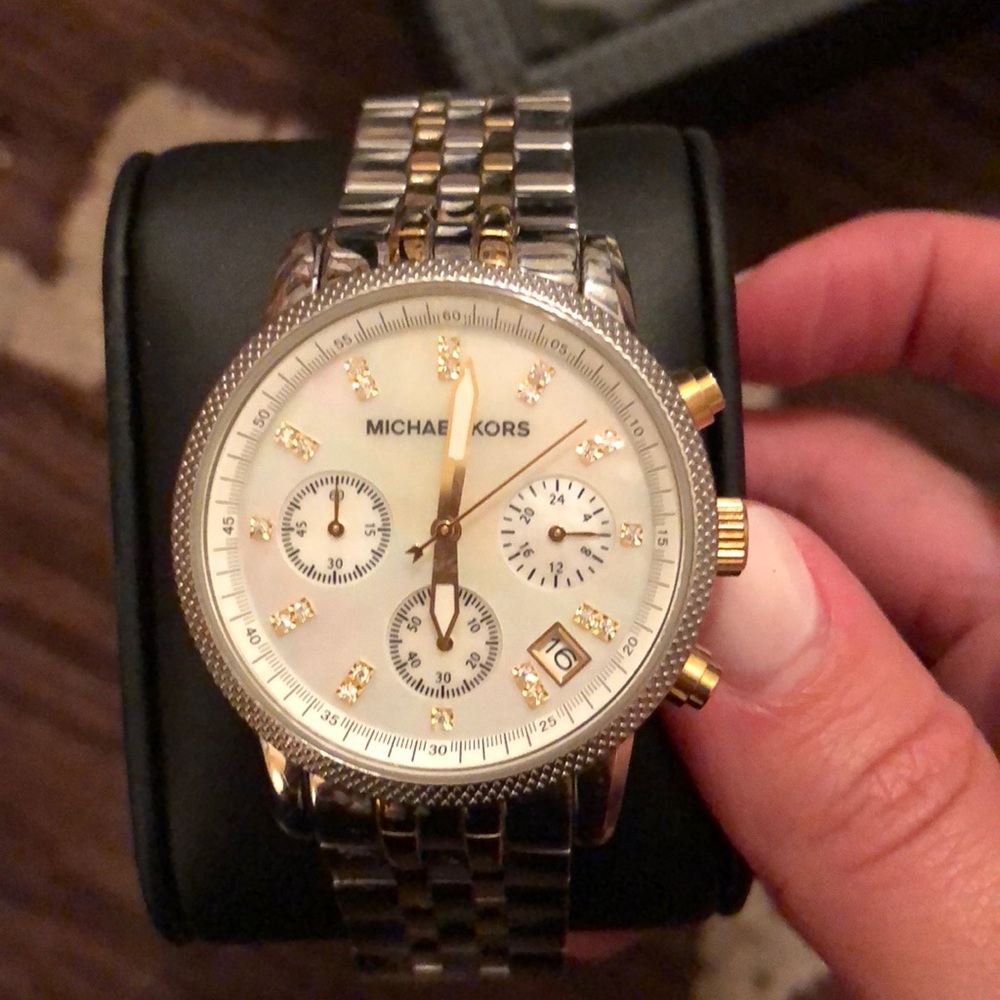 Mk watch
